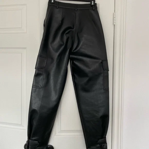 ARITZIA LEATHER PANTS 🖤 *style no longer sold!* - Picture 4 of 6